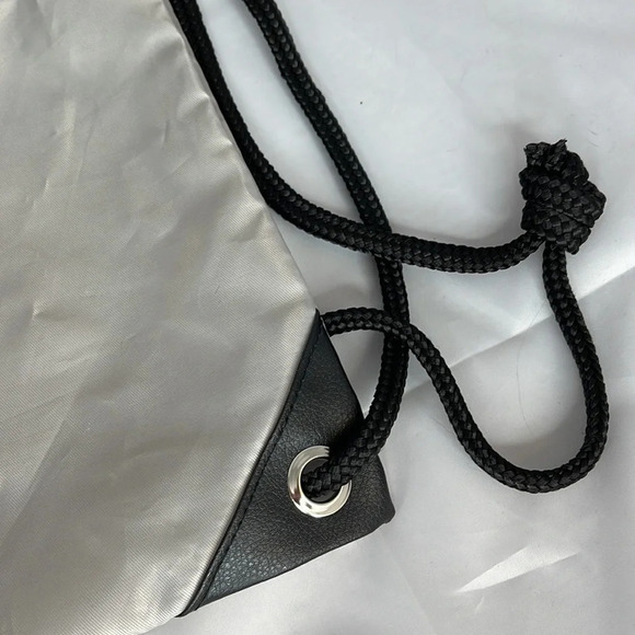 HUNTER Boots Logo Carryall Bag Dustbag Grey Drawstring Backpack Nylon - Picture 4 of 8